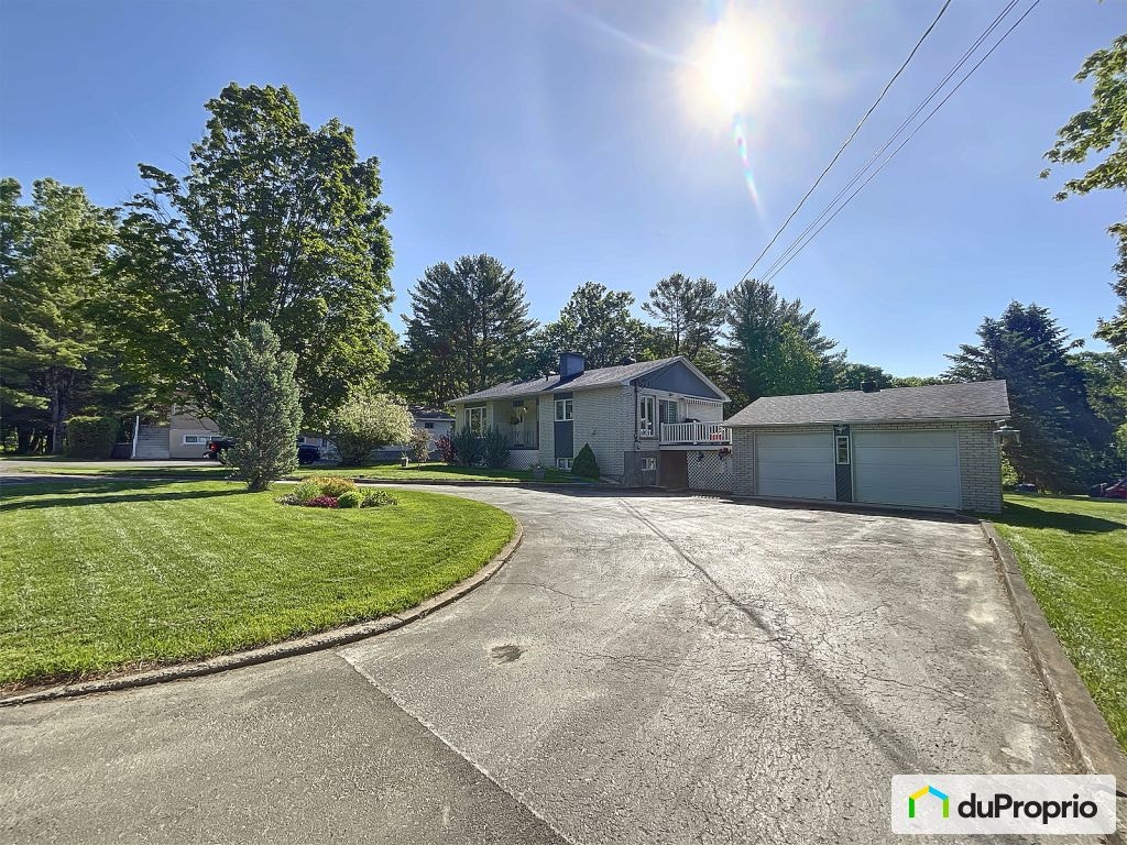 $515,000 - Bungalow for sale in St-Colomban — photo 1