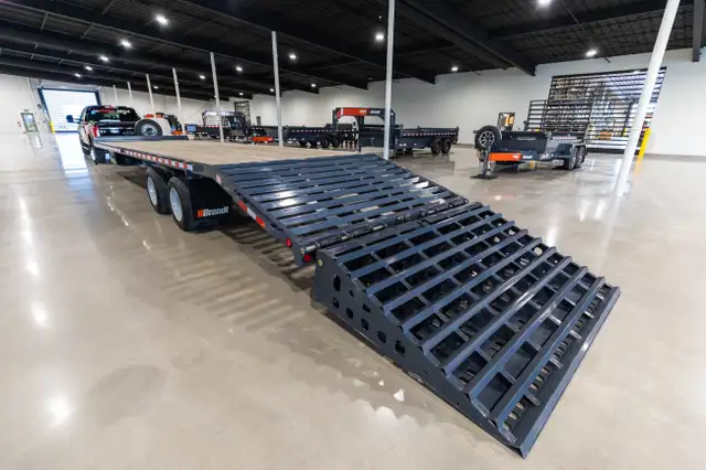 16-Ton, 28' Deckover Flatbed Trailer Brandt UPR1628 in Cargo & Utility Trailers in Regina - Image 7
