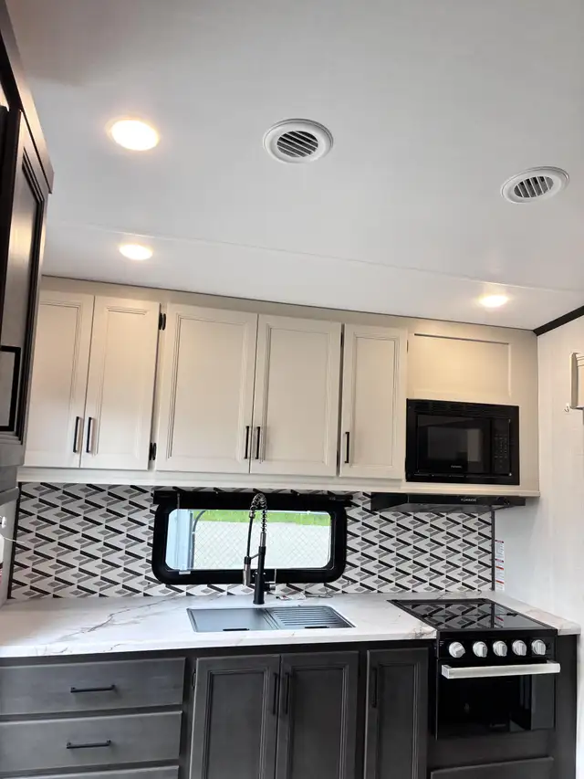 2025 Keystone ARCADIA 21 SRK in Travel Trailers & Campers in St. Albert - Image 20