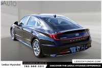 2021 Hyundai Sonata Preferred Experience the Hyundai Sonata Preferred with only 64205 km on the odom... (image 3)
