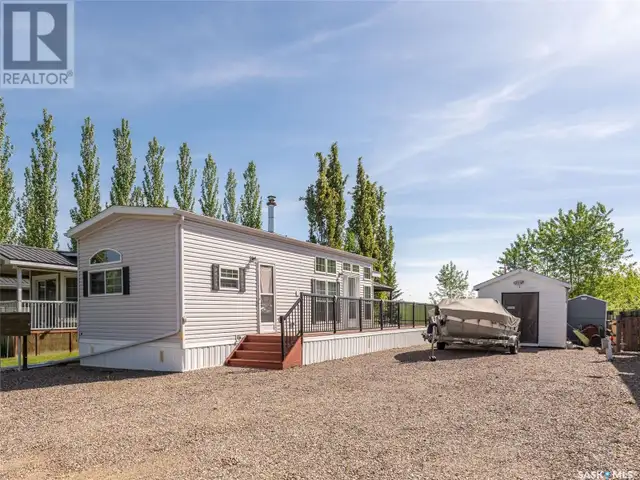 1219 Oak AVENUE Beaver River Rm No. 622, Saskatchewan in Houses for Sale in Meadow Lake - Image 2