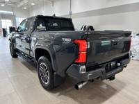 Turbocharged,Tow Hitch,Four Wheel Drive,Power Steering,4-Wheel Disc Brakes,Brake Assist,ABS,HD Radio... (image 5)
