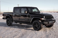 This Jeep Gladiator has a dependable Regular Unleaded V-6 3.6 L/220 engine powering this Automatic t... (image 5)