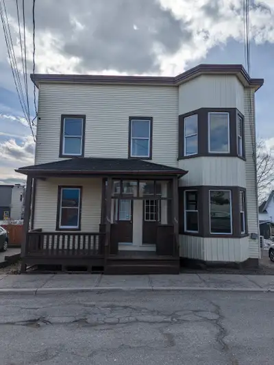 3D PROPERTY MANAGEMENT Bookings: (506) 631-8016 **Available Now** Welcome to Olive St, a well cared...