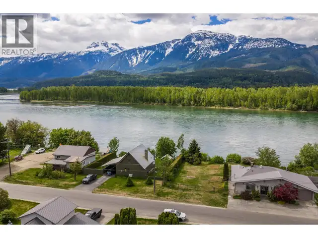 1311 Front Street Revelstoke, British Columbia in Land for Sale in Revelstoke - Image 18