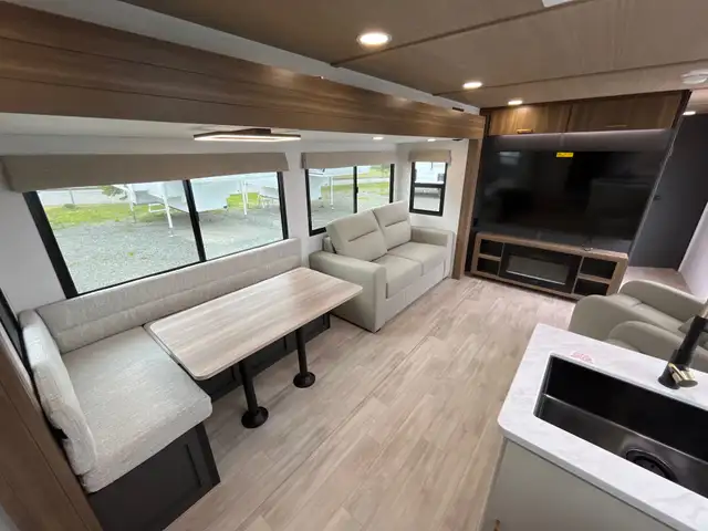 2026 Forest River VIBE in Travel Trailers & Campers in Terrace - Image 11
