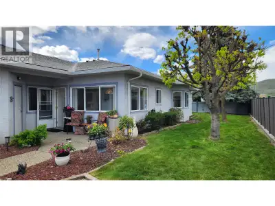 NO AGE-RESTRICTIONS in this conveniently located low-fee strata! This is a true RANCHER with no stai...