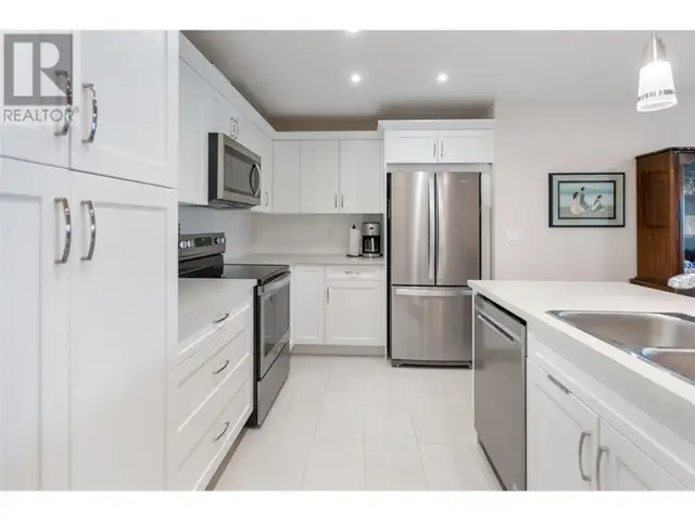 3346 Skaha Lake Road Unit# 802 Penticton, British Columbia62867602425217124