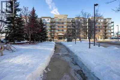Gorgeous top floor unit at the Peaks! This updated, two bedroom unit with stunning laminate flooring...
