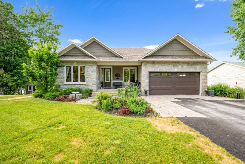 Waterfront Bungalow with walkout Houses for Sale Ottawa Kijiji