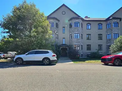 Bright and spacious 2-bedroom, 1.5-bathroom condo. Featuring a large 20' x 10' balcony with no rear...