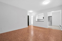 Located in the heart of the West End of Vancouver on a quiet, treelined street, Casa Del Vandt offer... (image 7)