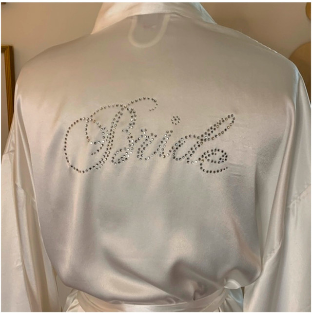 VICTORIA'S SECRET “I do” White Satin BRIDE  Robe -NEW with Tags! in Wedding in Oakville / Halton Region - Image 2