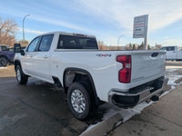 The 2024 Chevrolet Silverado 3500HD LT LT 4x4 is a powerful and dependable heavy-duty pickup designe... (image 4)