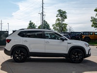 Welcome to 400 Chrysler Dodge Jeep Ram. Discover the perfect blend of efficiency, comfort, and versa... (image 9)