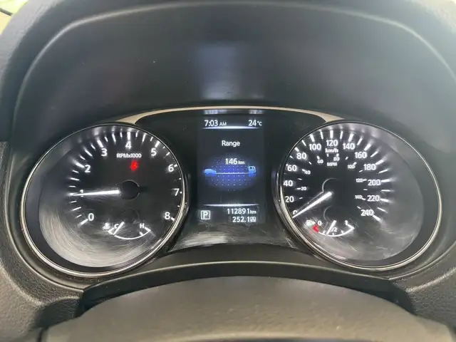 2016 Nissan Rogue AWD 4dr SV in Cars & Trucks in Longueuil / South Shore - Image 24