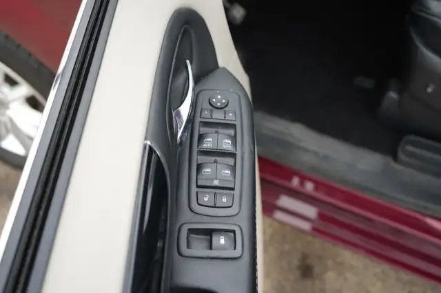 2018 Dodge Grand Caravan SXT Premium Plus WITH STOW & GO in Cars & Trucks in Red Deer - Image 34