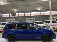 **SPRING SPECIAL!** FEATURING : V6 POWERED, POWER SLIDING DOORS, POWER TRUNK, 7 PASSENGER STOW&GO FO... (image 2)