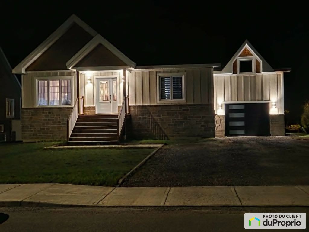 $599,999 - Bungalow for sale in Riviere-Du-Loup — photo 2