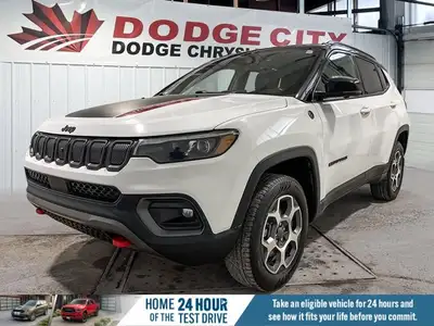 This Jeep Compass delivers a Regular Unleaded I-4 2.4 L/144 engine powering this Automatic transmiss...