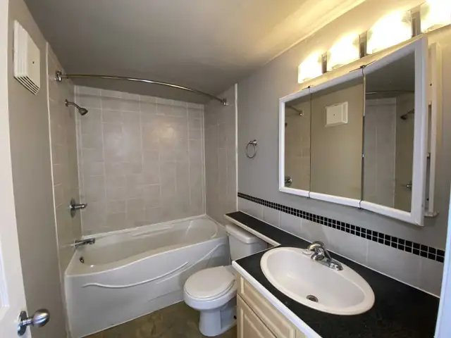 Inglewood Apartment For Rent | King's Court Apartments in Long Term Rentals in Edmonton - Image 8