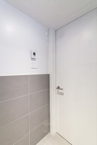 Renovated Akelius studio apartment for rent. Located near blvd Saint-Laurent in the Plateau Mont-Roy... (image 6)