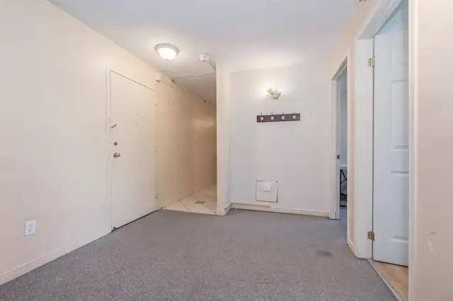 4 Bedroom Student Rooms Steps From Laurier! - $1,000 Gift Card!! in Room Rentals & Roommates in Kitchener / Waterloo - Image 4