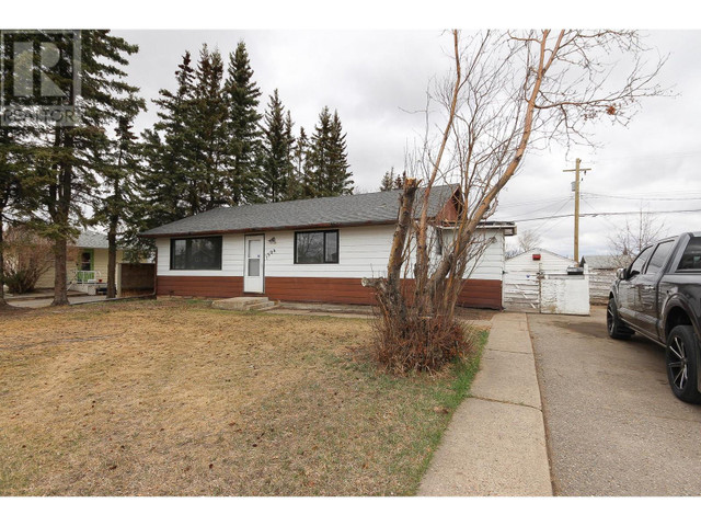 1504 116 Avenue Dawson Creek, British Columbia in Houses for Sale in Dawson Creek