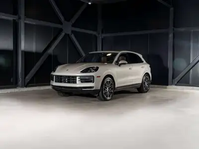 Toit ouvrant, Bluetooth . Engine: Moteur V6 3.0L L/100Km City: 13.8 L/100Km Hwy: 10.2