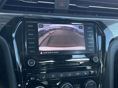 2021 Volkswagen Passat Highline 2.0T 6sp at w/Tip SUNROOF, View more