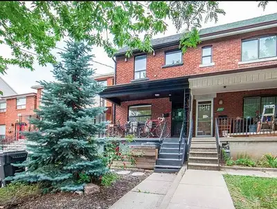 GREAT LOCATION SINGLE FAMILY UNIT FOR RENT