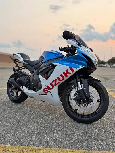 Welcome to Ride Collective - AB APPLY NOW: https://www.ridecollective.ca/get-pre-approved 2025 SUZUK...