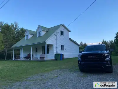 Magnifique terre à bois de plus de 49 acres, avec camp et grange située dans un cul-de-sac à seuleme...