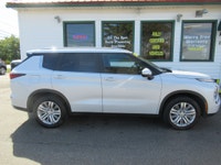 Pearl white paint, clean Carfax, two sets of keys and tons of warranty remaining! Loaded up nicely w... (image 5)