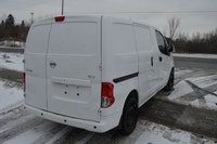 Clean Carfax, Backup Camera, Bluetooth, Power locks and mirrors, Cruise Control, Divider, Shelving,... (image 4)