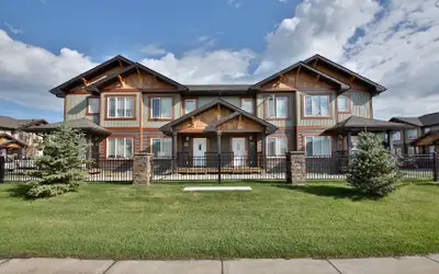 Wallace Village is townhouse development on the south end of Wallace Field. It is close to the Multi...