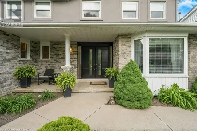 14 PATHFINDER Crescent Kitchener, Ontario63006663059971122