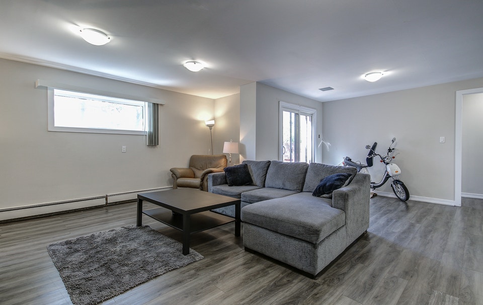 64 Roehampton Ave.  -  2 bedroom apartment available! 3