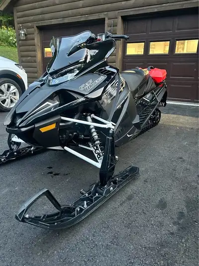 APPLY NOW: https://www.ridecollective.ca/get-pre-approved The 2017 YAMAHA SIDEWINDER L-TX SE 137 Tur...