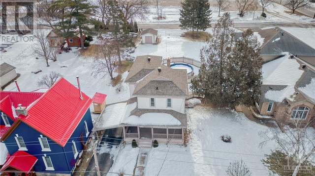 19 WHELAN STREET Westport, Ontario in Houses for Sale in Brockville - Image 2