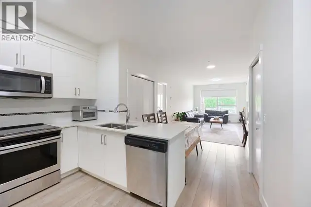 305 22577 ROYAL CRESCENT Maple Ridge, British Columbia in Condos for Sale in Tricities/Pitt/Maple - Image 4