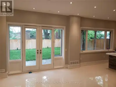 15 LUND STREET Richmond Hill, Ontario