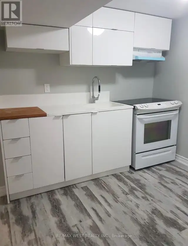 LOWER - 77 MURRIE STREET Toronto (Mimico), Ontario in Long Term Rentals in Mississauga / Peel Region - Image 3