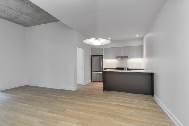 605 rue Fullum — photo 2