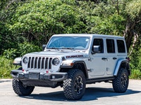 Dynamic Gas/Electric V-6 engine - Advanced navigation and premium audio - Comprehensive safety featu... (image 4)