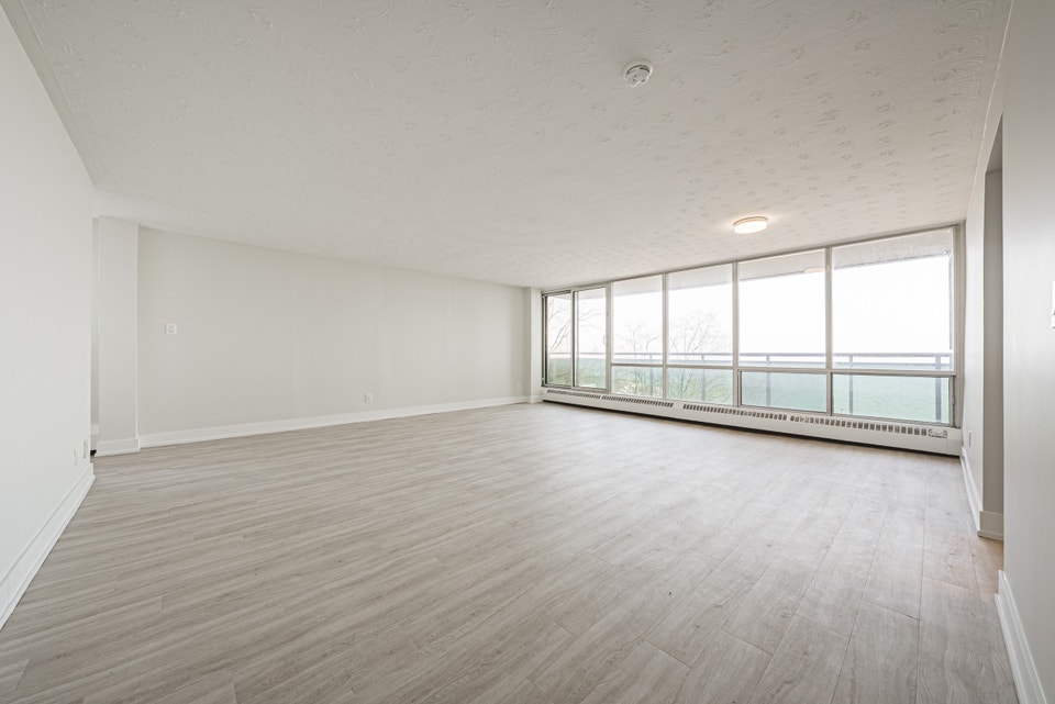 3 Bedroom Apartment for Rent - 2160 Lakeshore Rd. 2