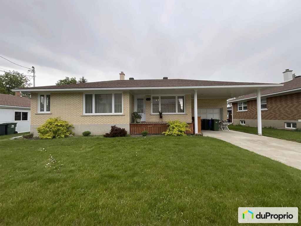 $475,000 - Bungalow for sale in St-Hyacinthe (Douville) — photo 2
