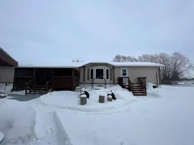 R36//Neepawa/Welcome to this lovely 4-bedroom, 2-bathroom mobile home built in 2007. You'll surely b...