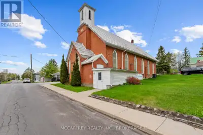 Welcome to a truly unique opportunity to own a piece of history in the vibrant heart of Tamworth. Th...