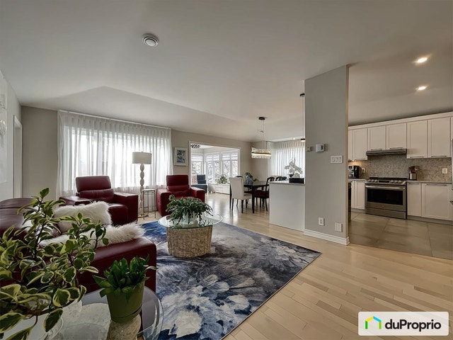 $749,900 - Condominium for sale in Boucherville — photo 1